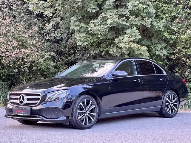 Mercedes-Benz E 220 E 220 d Limousine AUT*AHK*LED*NAVI*LEDER*