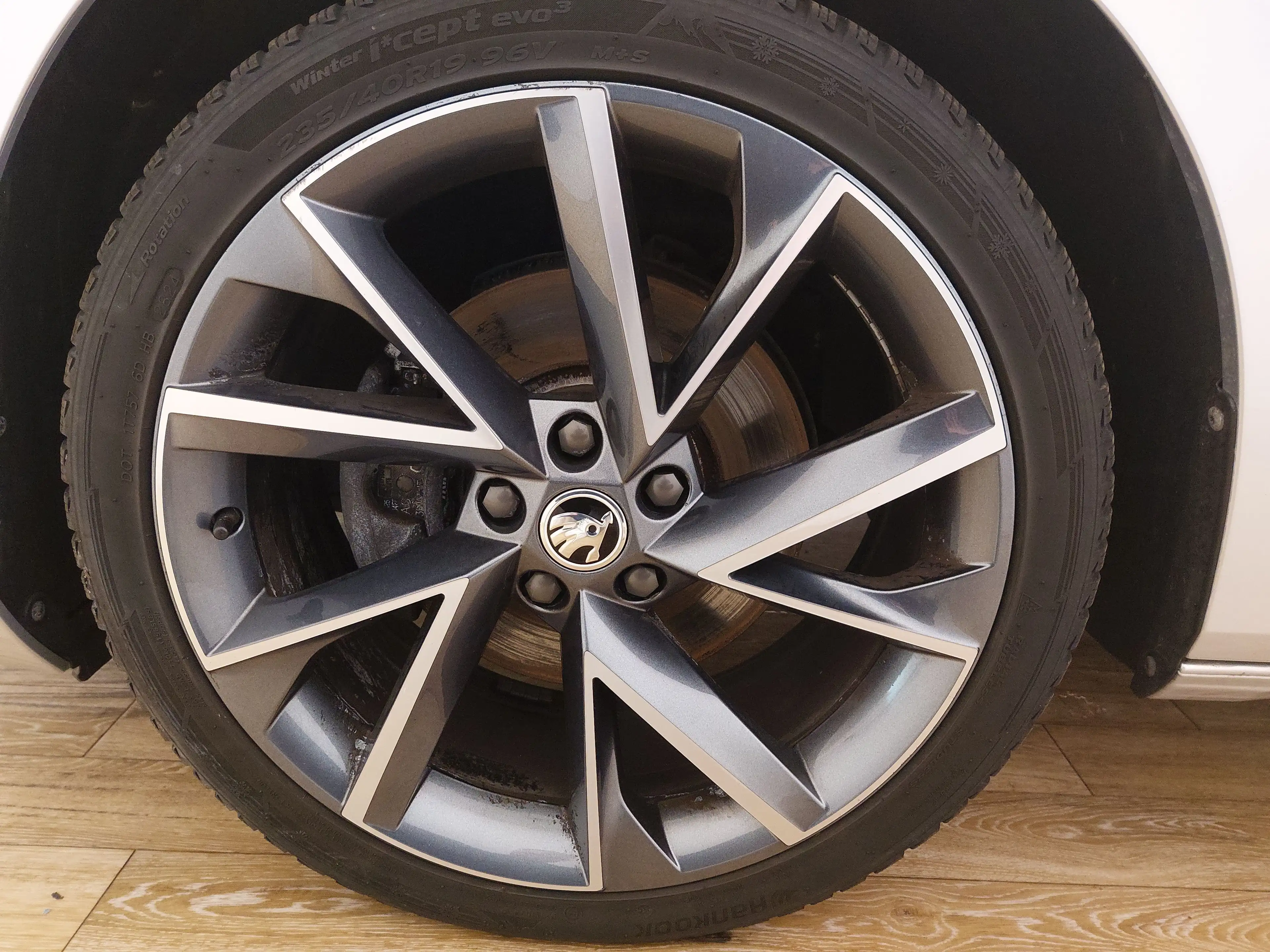 Skoda Superb Combi 2.0 TDI Sportline NAVI LED AHK — photo 8