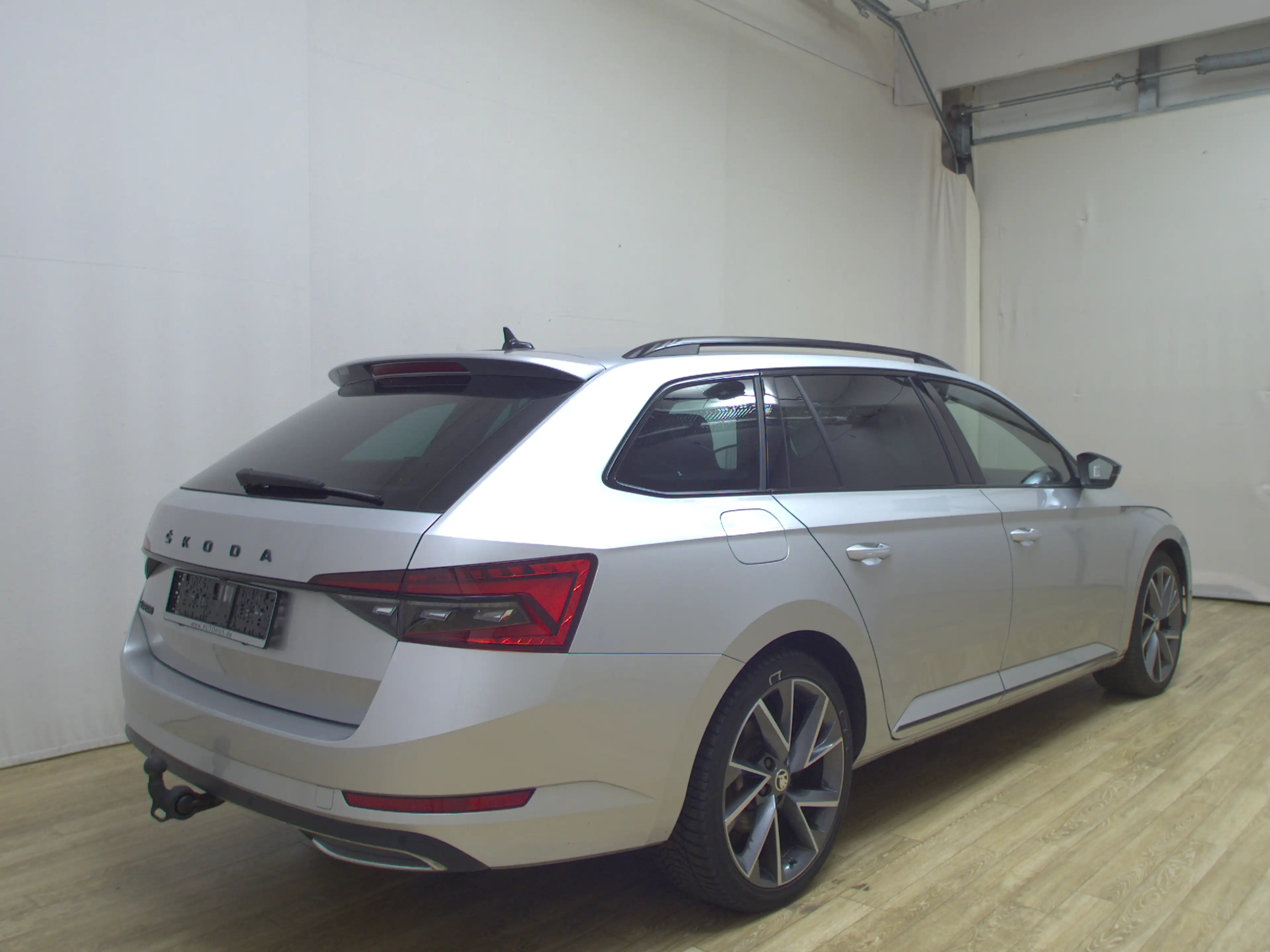Skoda Superb Combi 2.0 TDI Sportline NAVI LED AHK — photo 4
