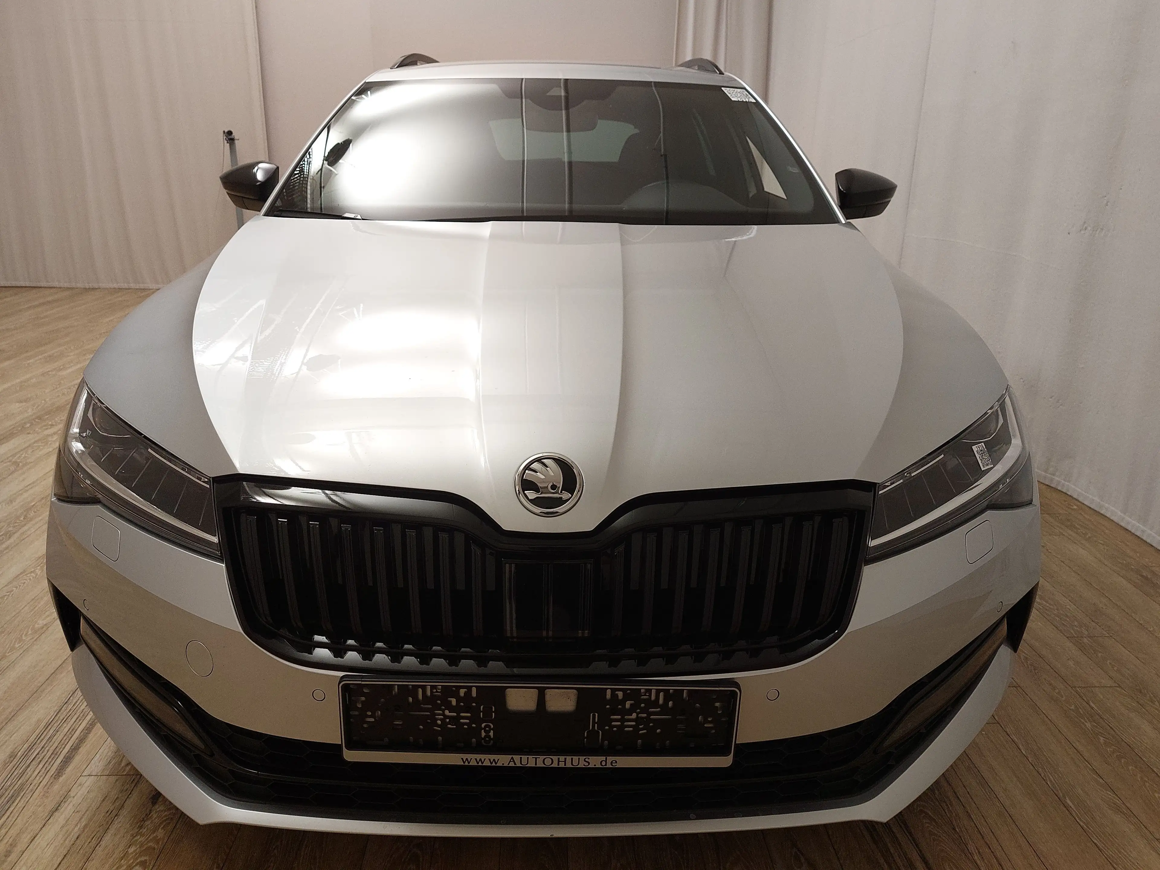 Skoda Superb Combi 2.0 TDI Sportline NAVI LED AHK — photo 9