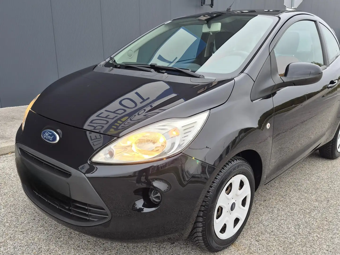 Ford Ka/Ka+ Ka 1,2 Trend Schwarz - 1