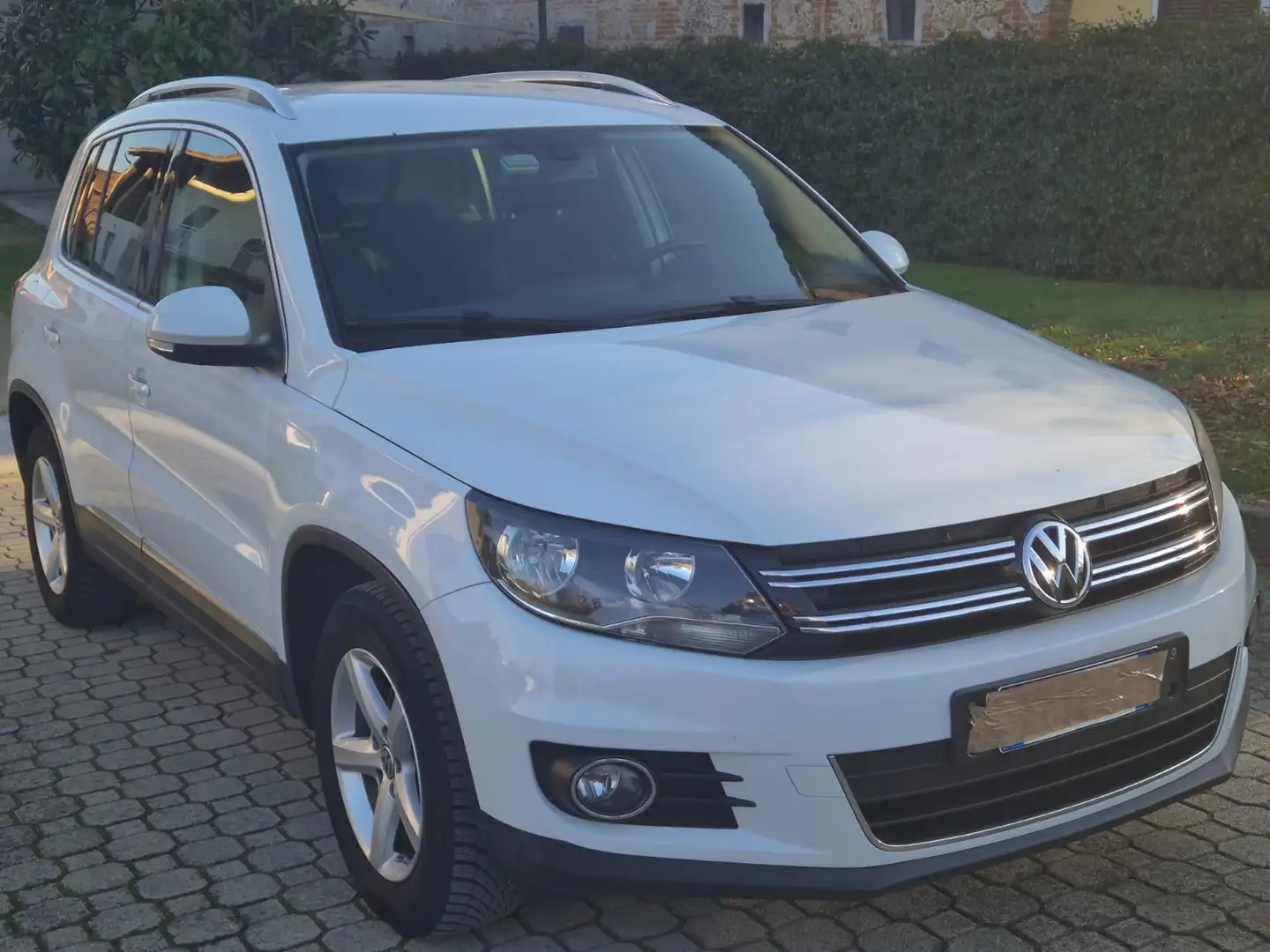 Volkswagen Tiguan Tiguan 2.0 tdi bm Sport Bianco - 2
