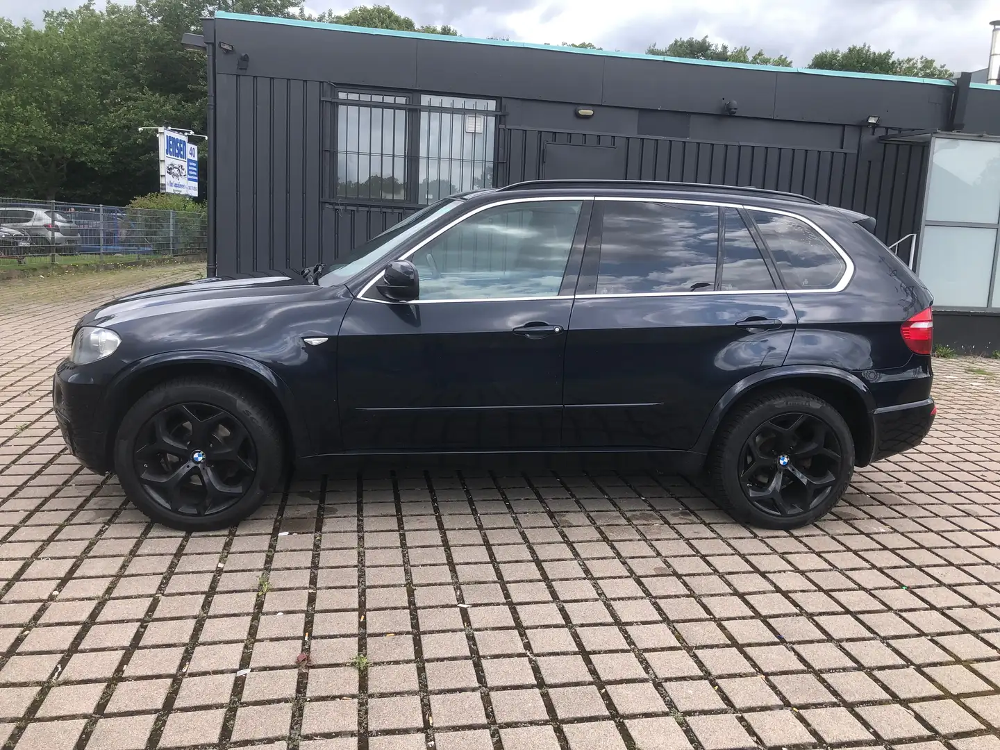 BMW X5 3.0d M Sport Paket Panorama Kamera 7-Sitze Schwarz - 1