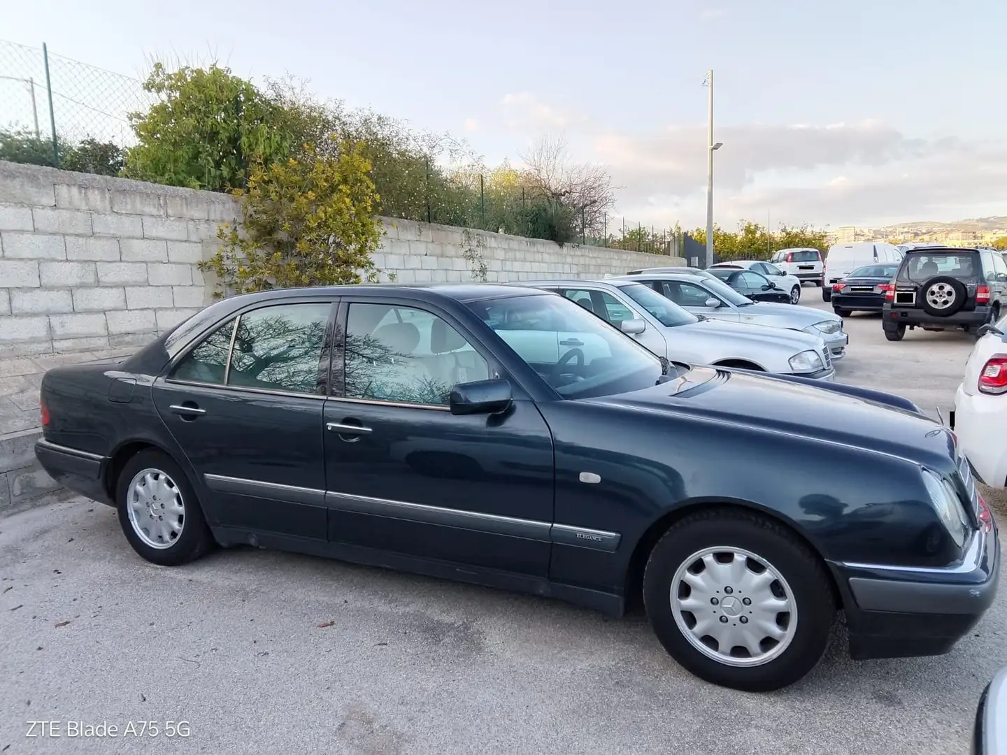 Mercedes-Benz E 200 Classe E - W210 Berlina Elegance Nero - 2