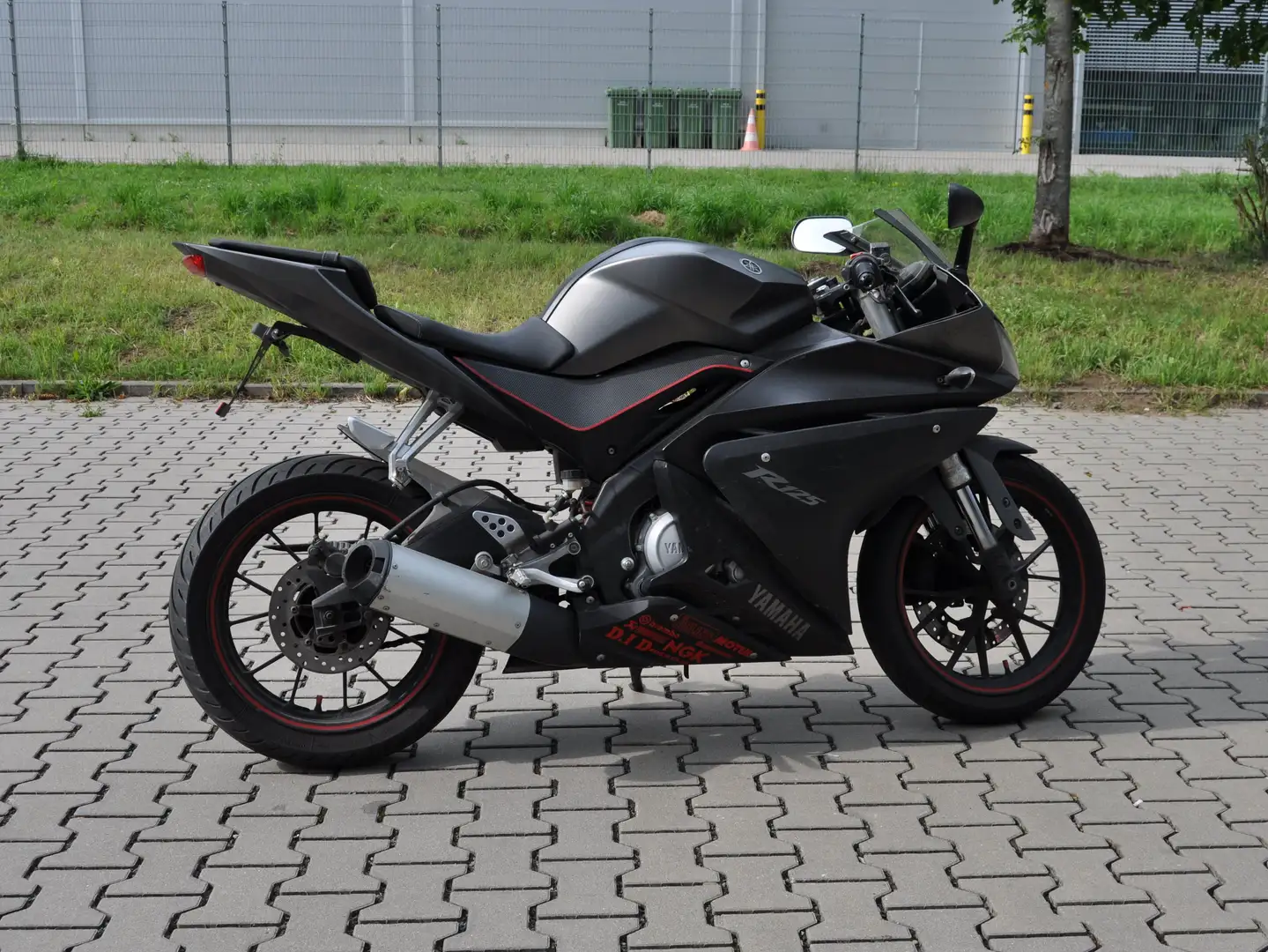 Yamaha YZF-R125 leicht beschädigte Gris - 1