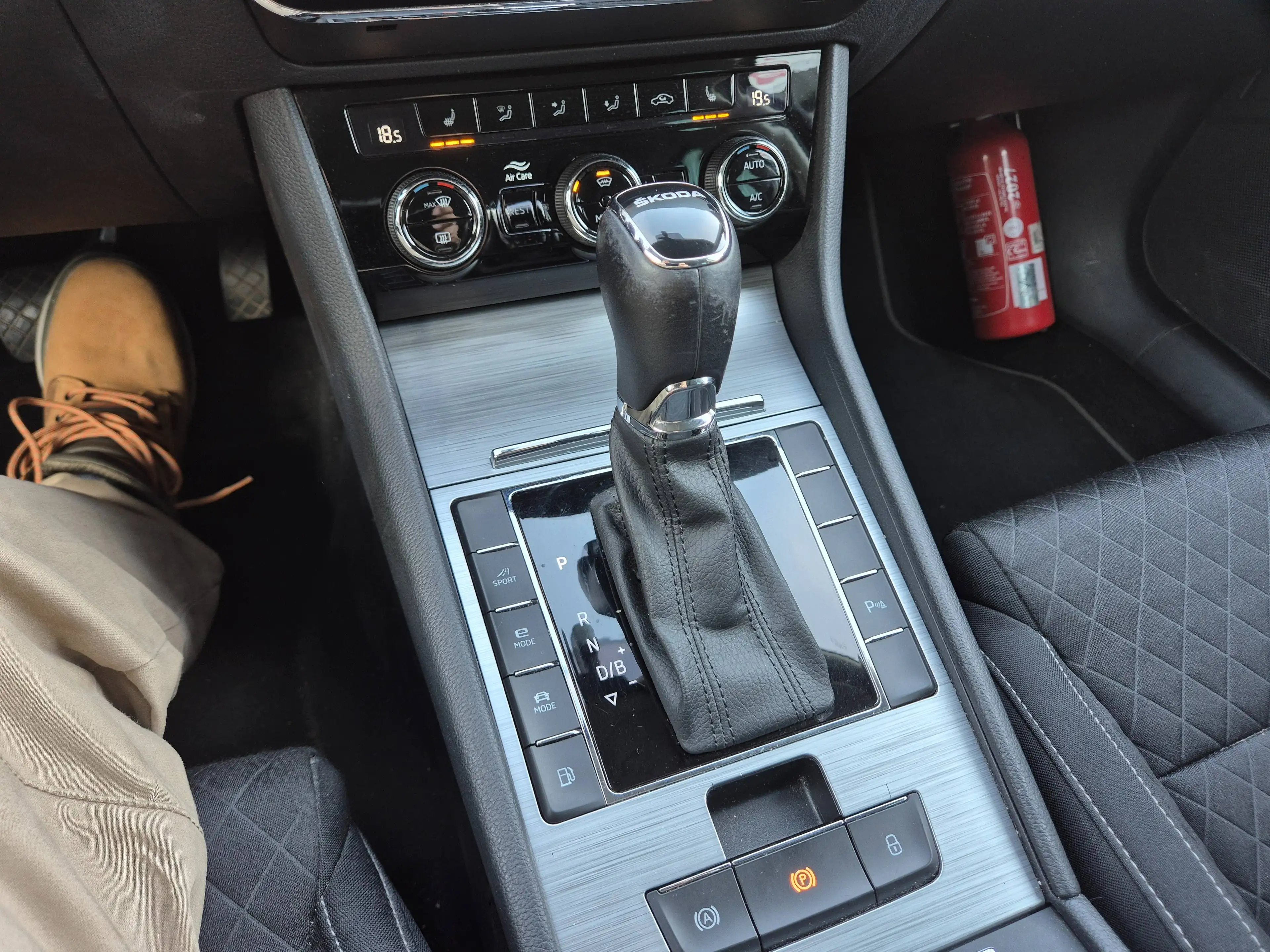 Skoda Superb 1.4 TSI IV // PHEV HYBRID // DSG // 2022 ! — photo 11