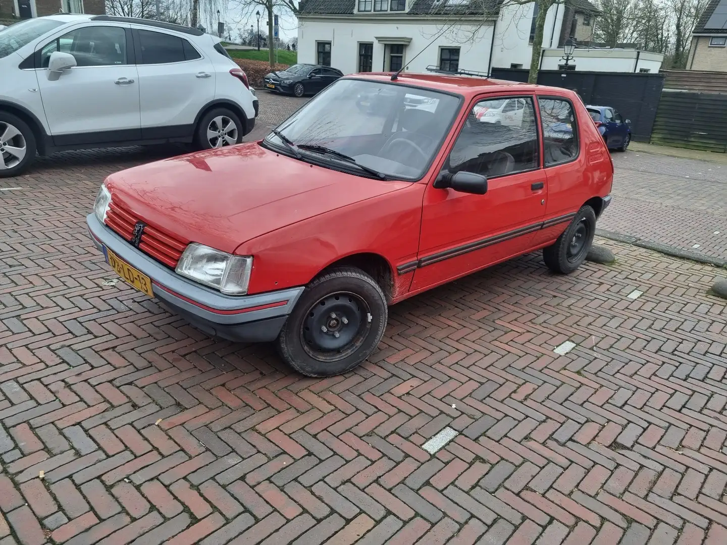 Peugeot 205 accent Rot - 1