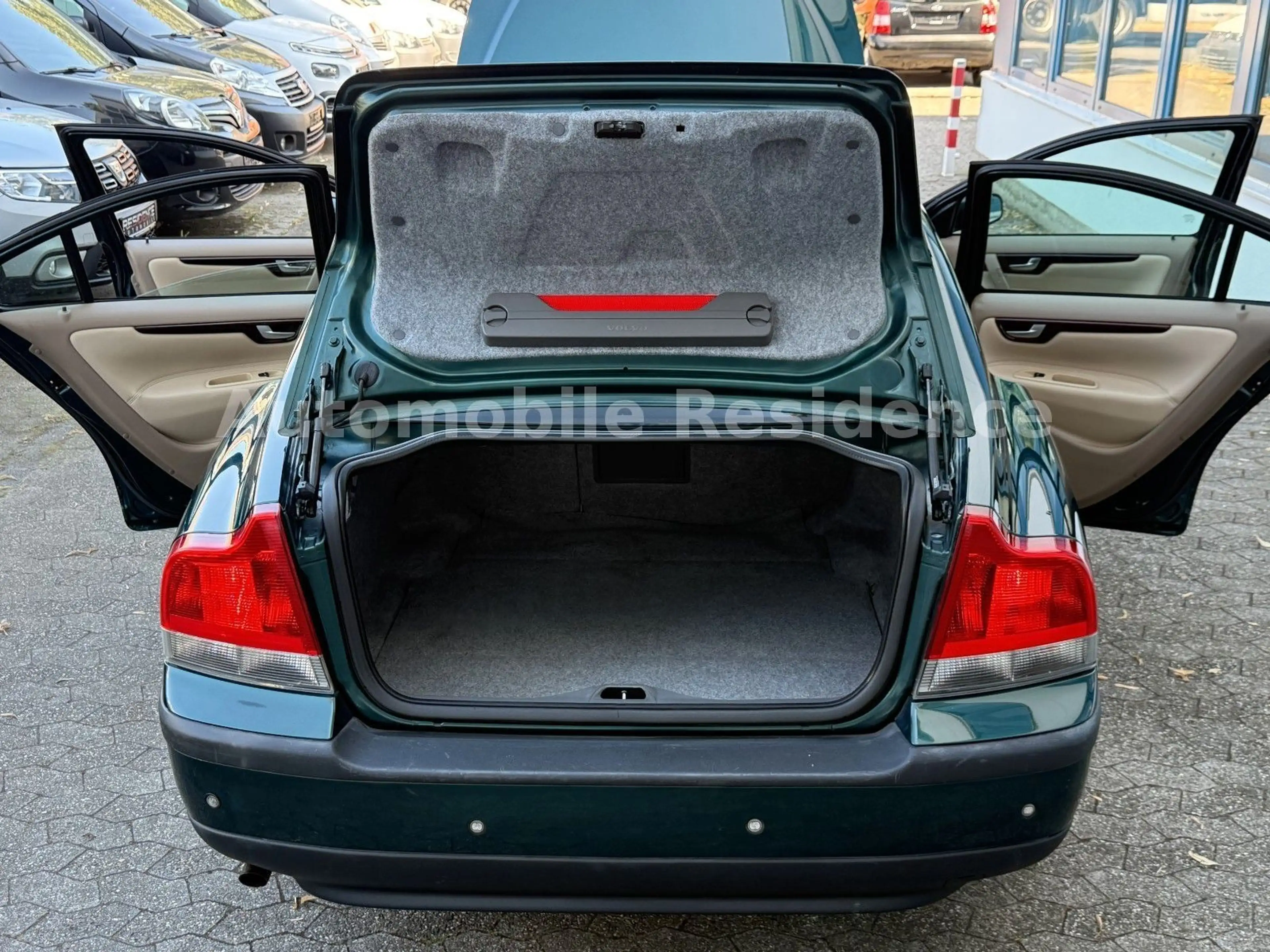 Volvo S60 2.4 AUT.*LEDER*PDC*MFL*SHZ*TEMP*1HD*TOP*EU4 — photo 14