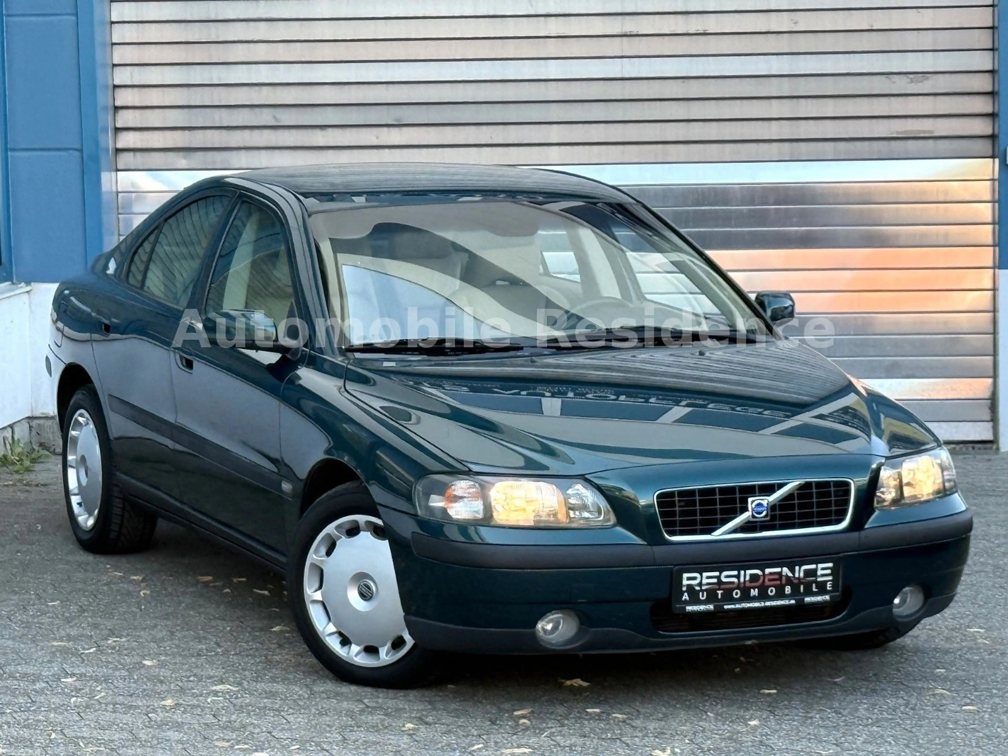 Volvo S60 2.4 AUT.*LEDER*PDC*MFL*SHZ*TEMP*1HD*TOP*EU4