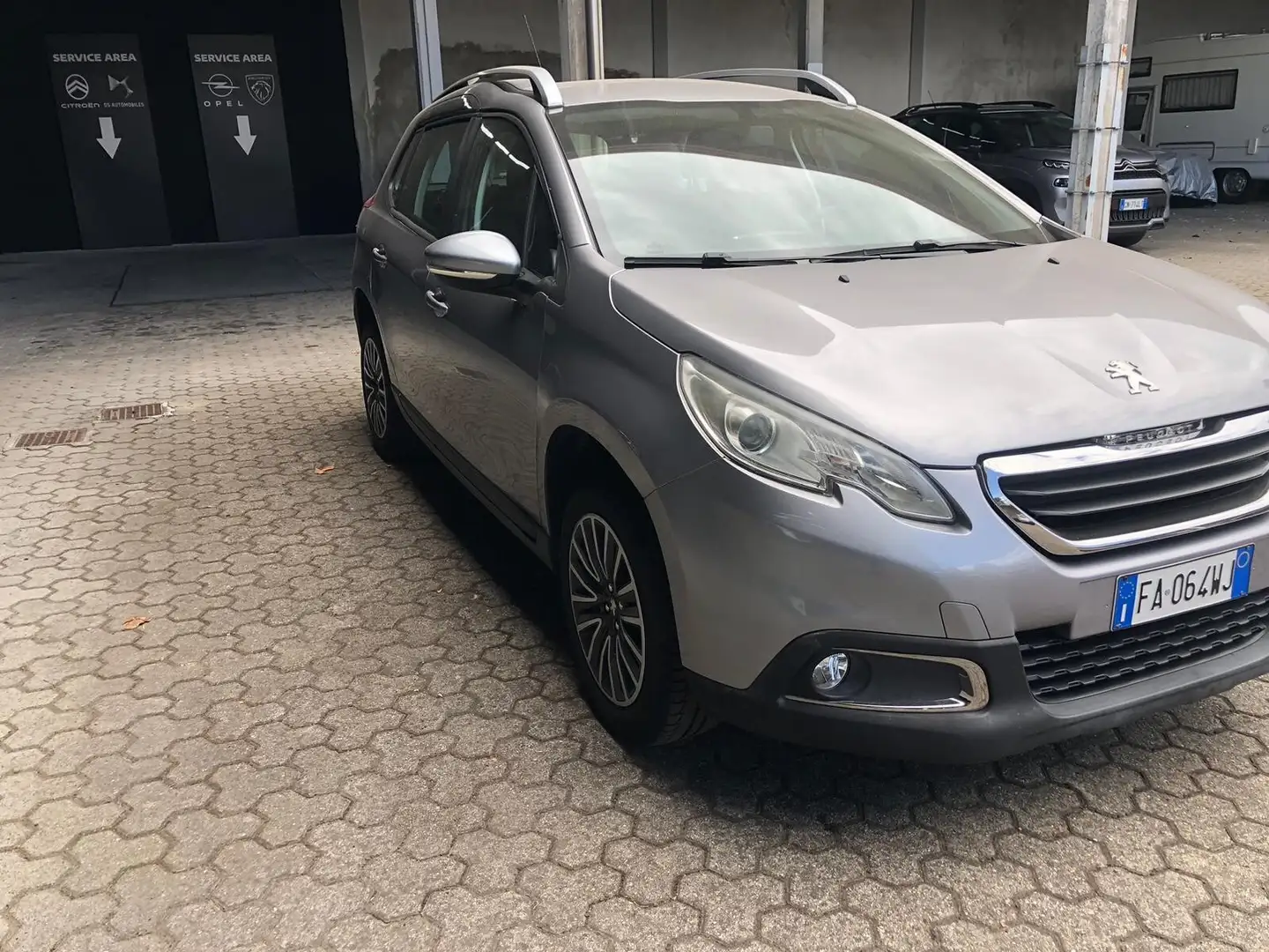 Peugeot 2008 PureTech 82 Active Grigio - 2