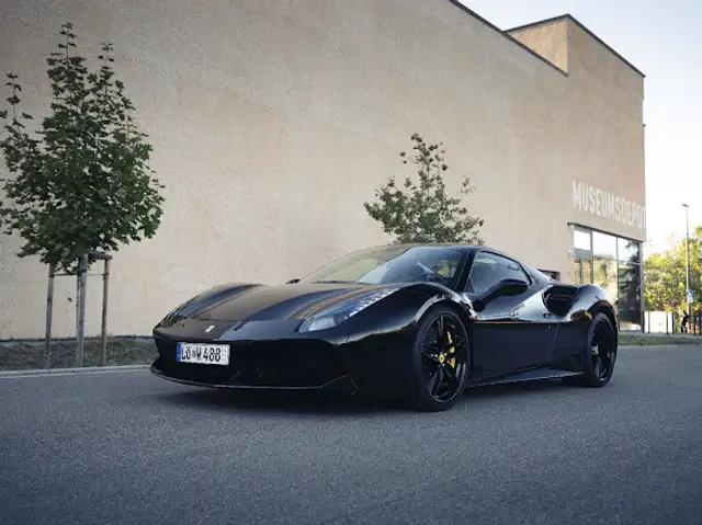 Ferrari Spider All Black Service Neu bei Ferrari