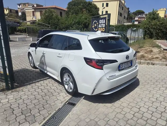 Toyota Corolla view 4