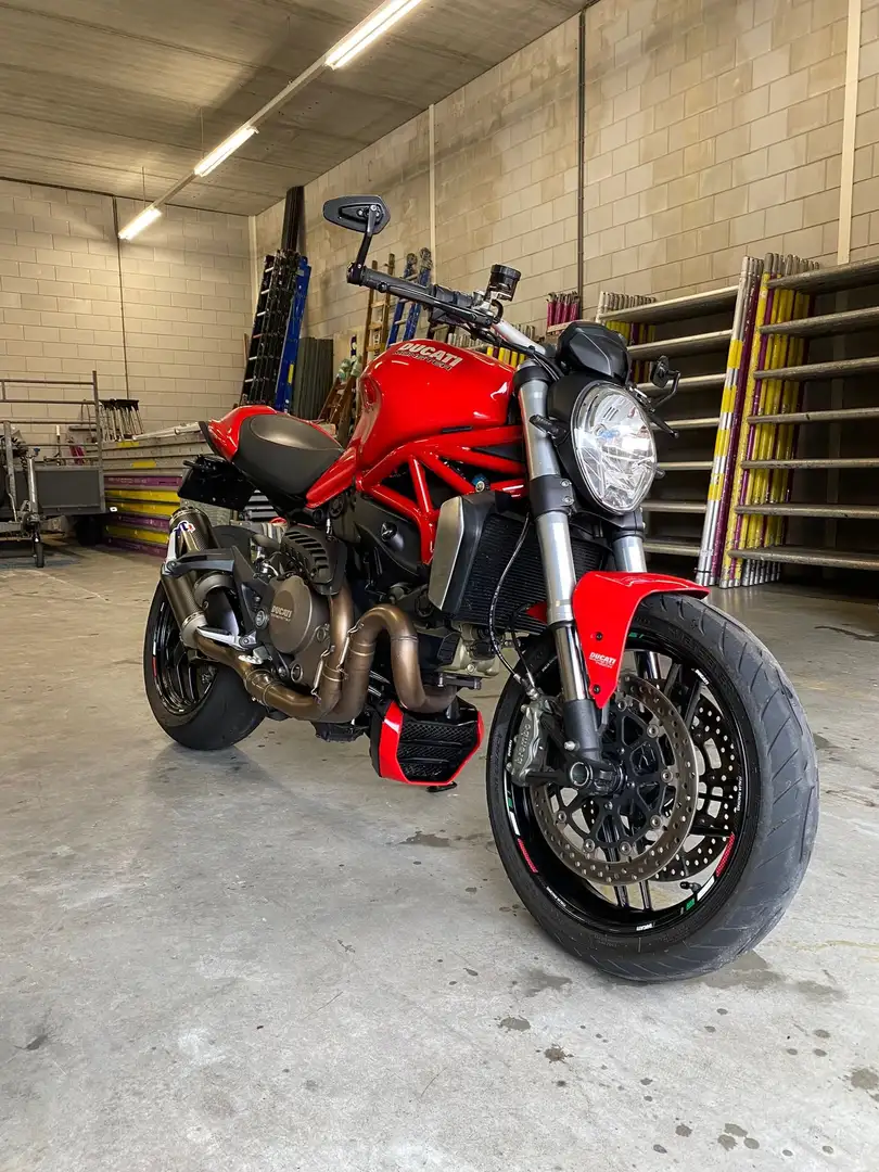Ducati Monster 1200 Rood - 1