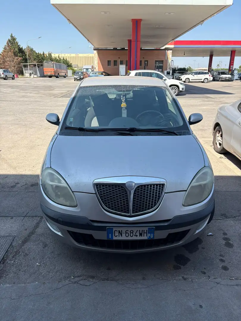 Lancia Ypsilon 1.2 - 2