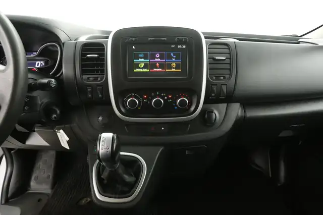 Renault Trafic view 11