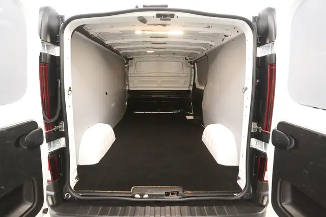 Renault Trafic view 3