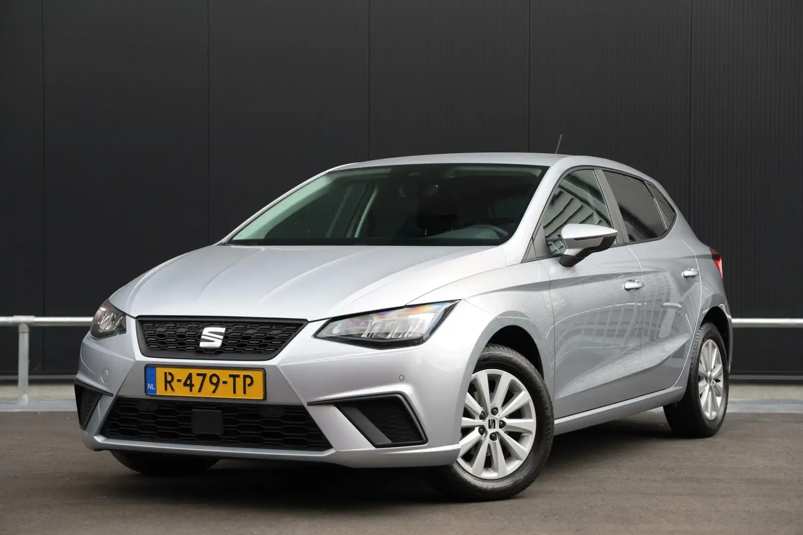 SEAT Ibiza 1.0 EcoTSI Style Business Connect Virtual Clima Cr Grijs - 1