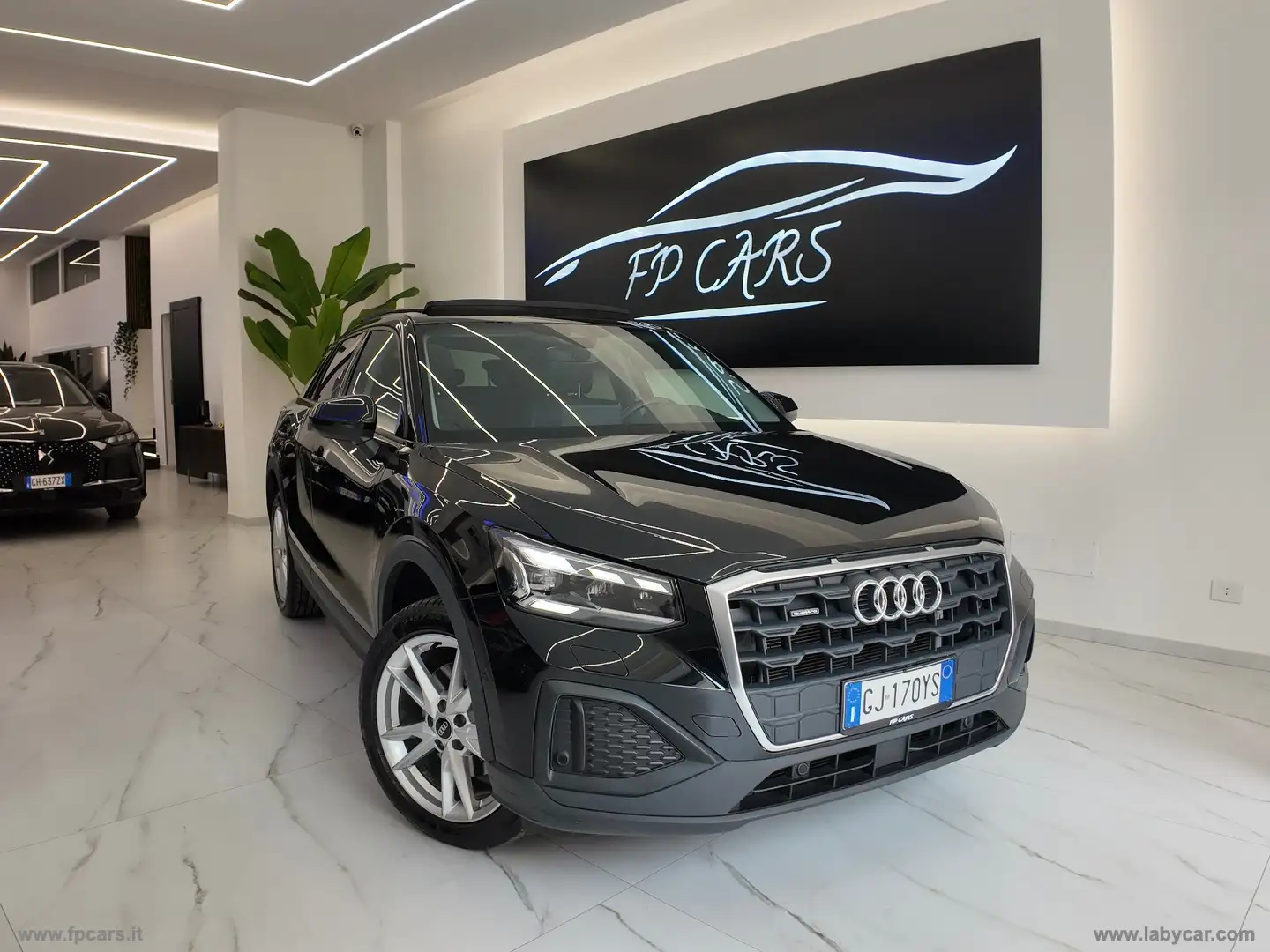 Audi Q2 35 TDI quattro S tr. Identity Black Noir - 1