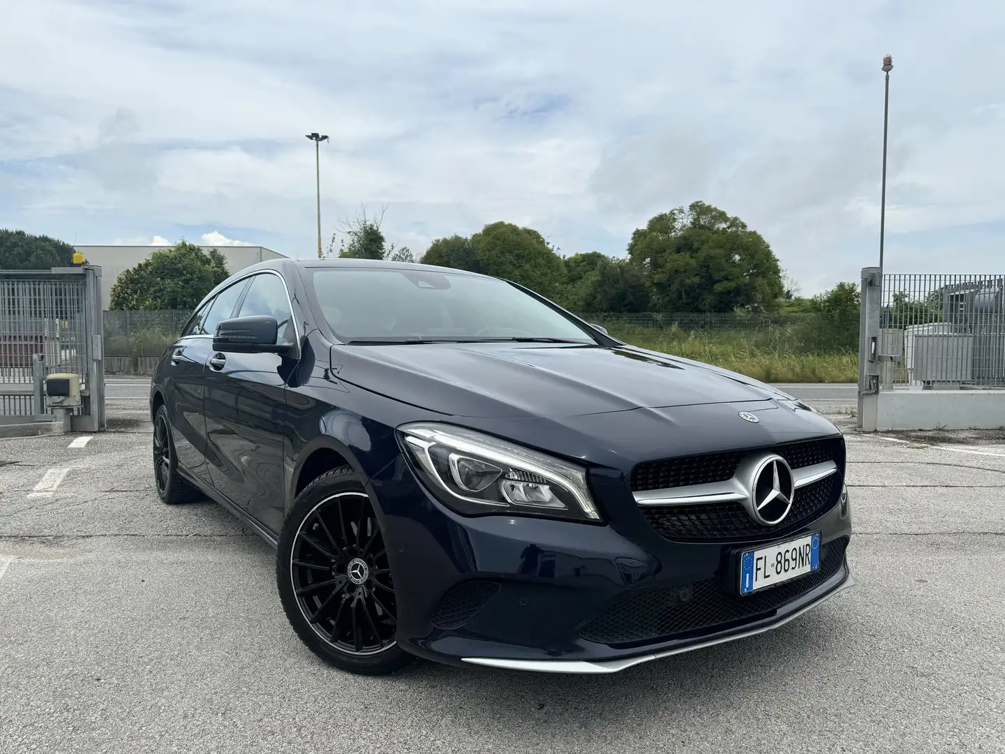 Mercedes-Benz CLA 200 Shooting Brake Sport - Tetto Led Navi - 1