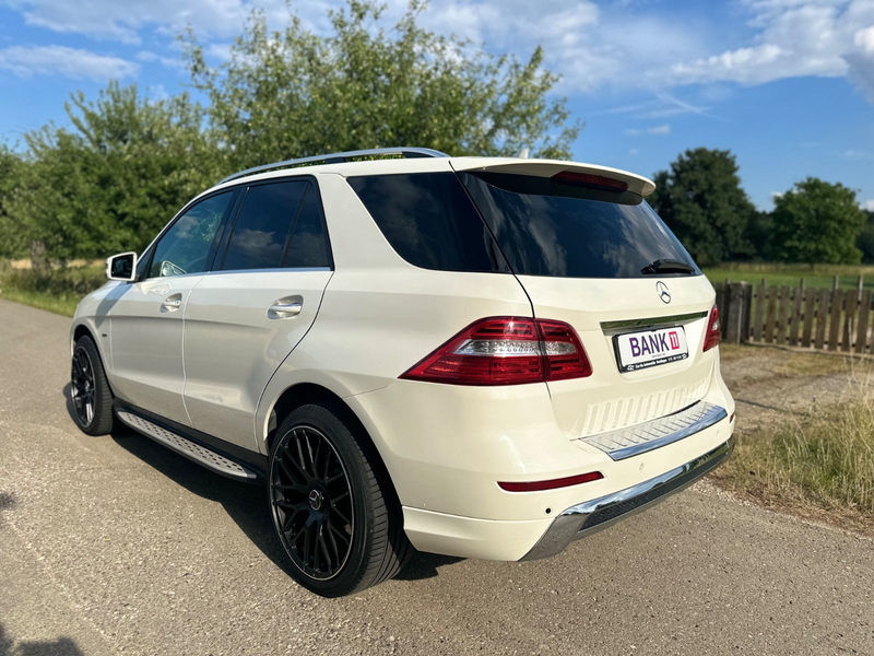 Mercedes-Benz ML 350 BlueTec 4Matic*AMG Line*AHK*Pano*Night* — photo 6