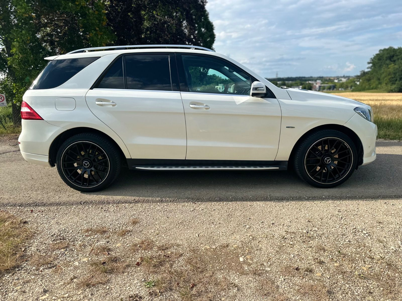 Mercedes-Benz ML 350 BlueTec 4Matic*AMG Line*AHK*Pano*Night* — photo 3