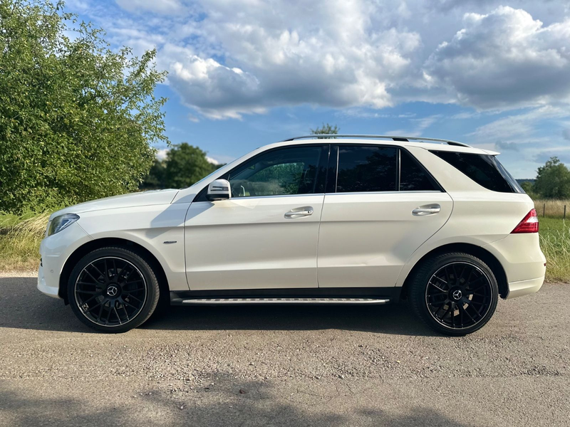 Mercedes-Benz ML 350 BlueTec 4Matic*AMG Line*AHK*Pano*Night* — photo 7