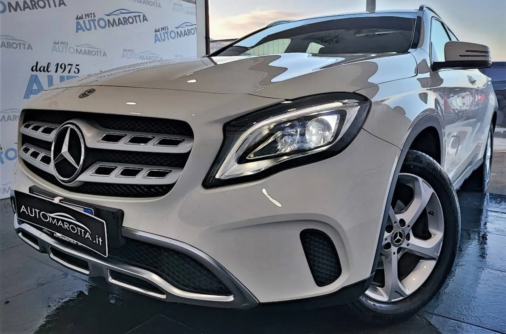 Mercedes-Benz GLA 200 200 d Sport auto TETTO! RETRO! PELLE! Blanc - 2