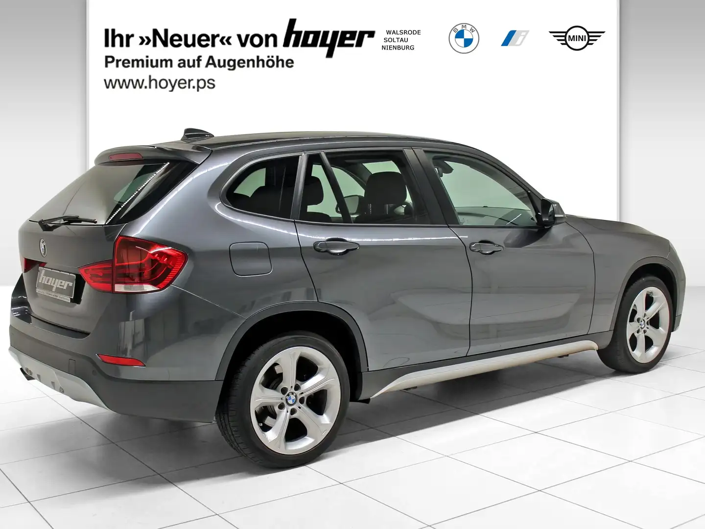 BMW X1 sDrive18i xLine Xenon Tempomat AHK schw. USB Gris - 2