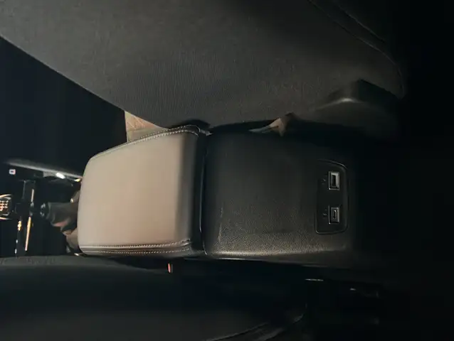 Peugeot 208 view 14