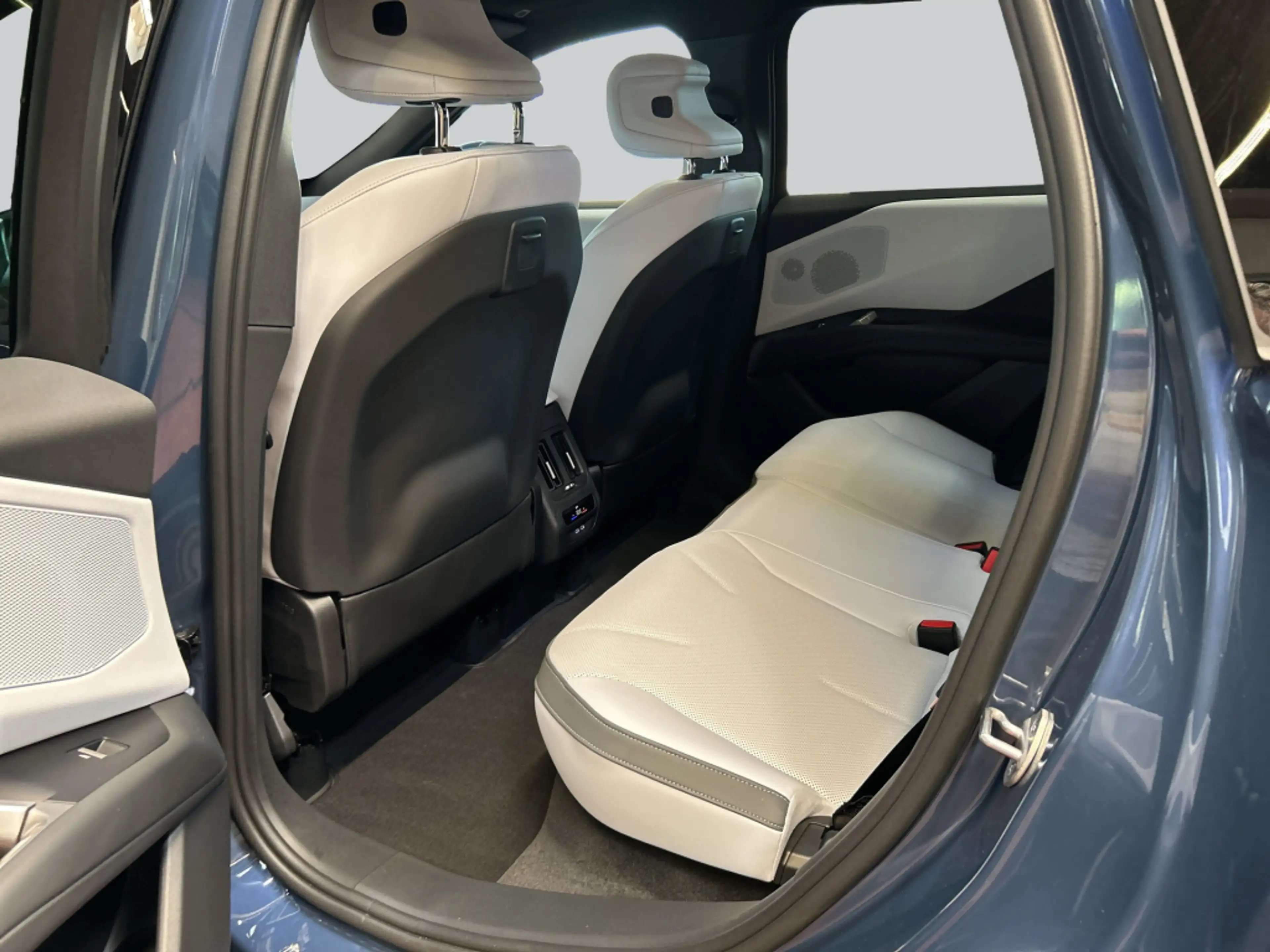 BMW iX3 50 xDrive M-Paket AHK Pano HeadUp H&K — photo 12