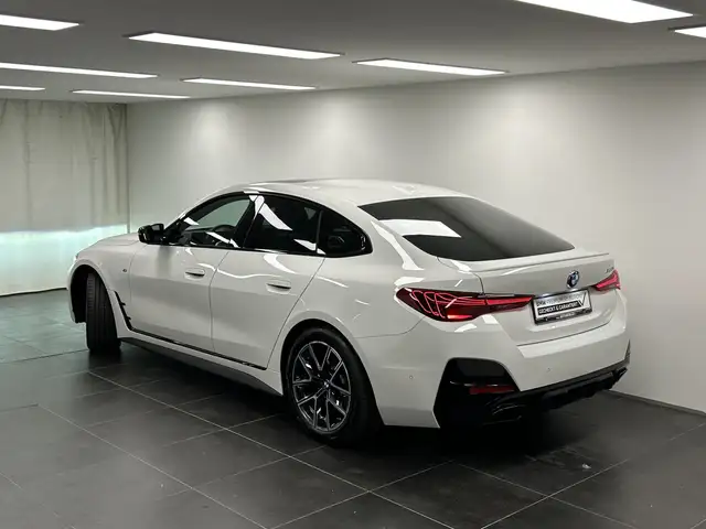 BMW 4 Series view 3