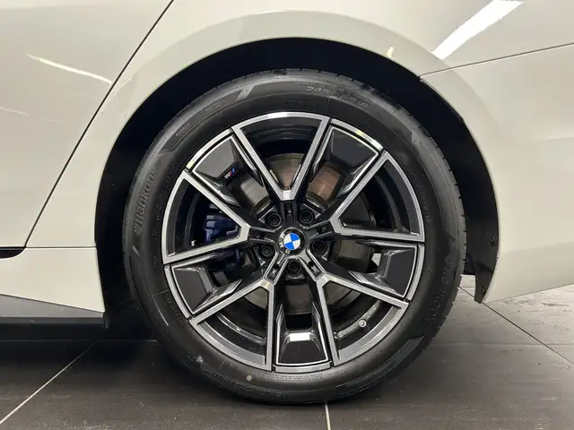 BMW M view 6