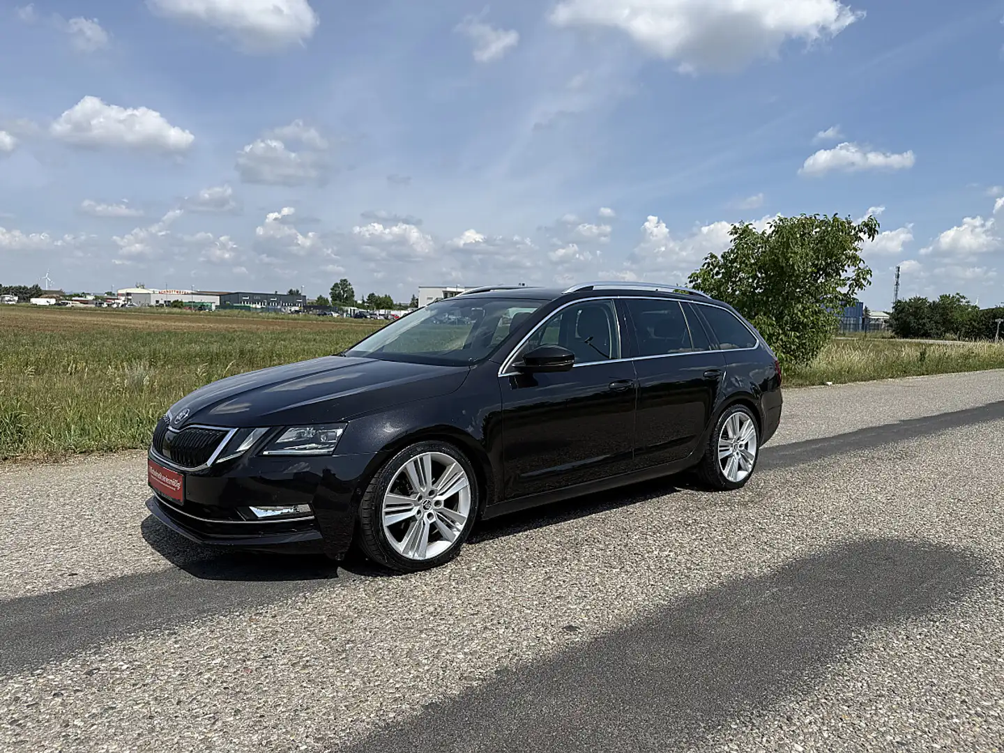Skoda Octavia Combi 2,0 Style TDI 4x4 DSG Schwarz - 2