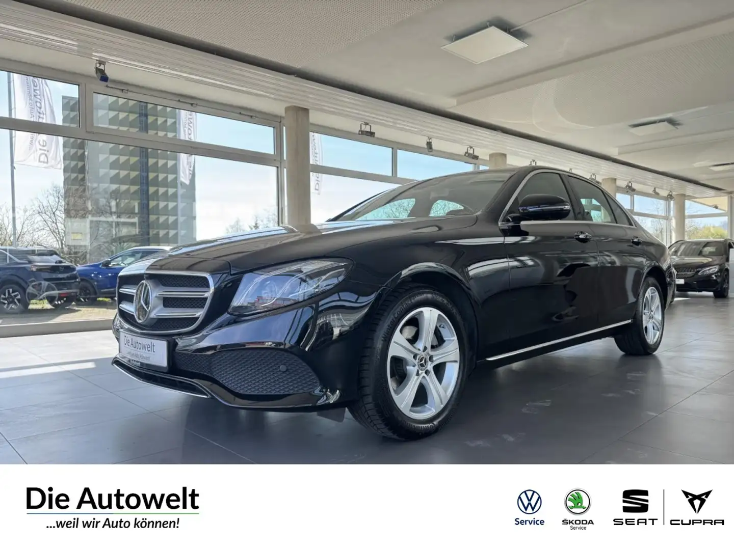 Mercedes-Benz E 220 d Lim. AUT. NAVI LED LEDER GRA LANE AS BT Schwarz - 1