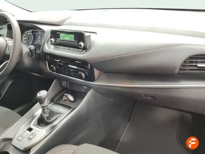 Nissan Qashqai DIG-T mHEV 4x2 Acenta (2021) 2022, foto 22