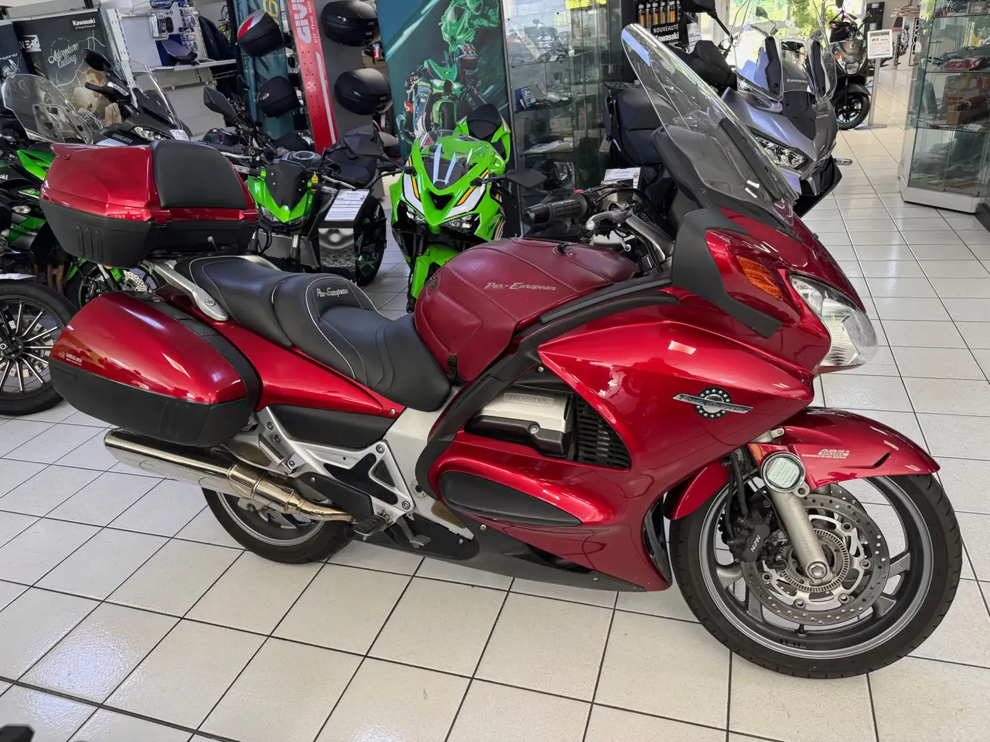 Honda Pan European Rouge - 1