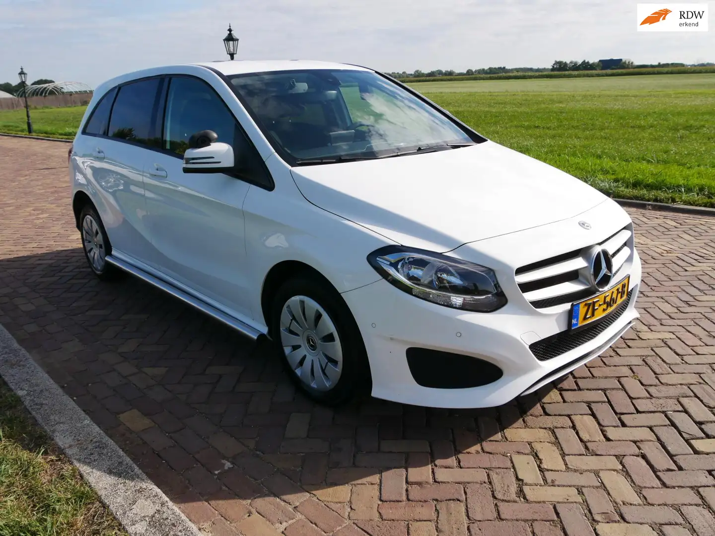 Mercedes-Benz B 220 d Ambition AUT AC **EX-POLITIE** ** 6999 MARGE** Blanc - 1