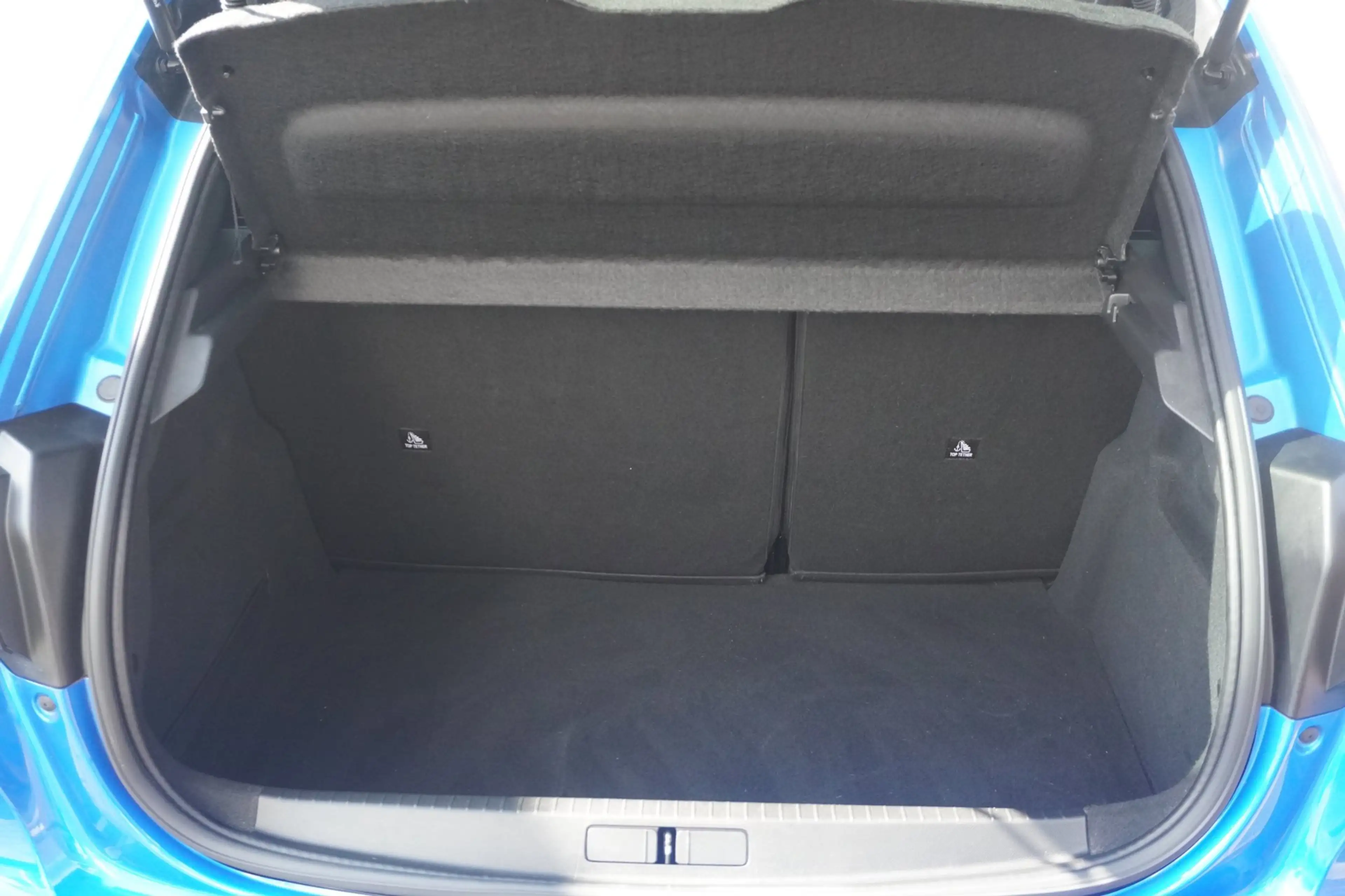 Peugeot e-208 EV GT 350 50 kWh SOH 87,8 / Carplay / 360 Camera / — photo 5