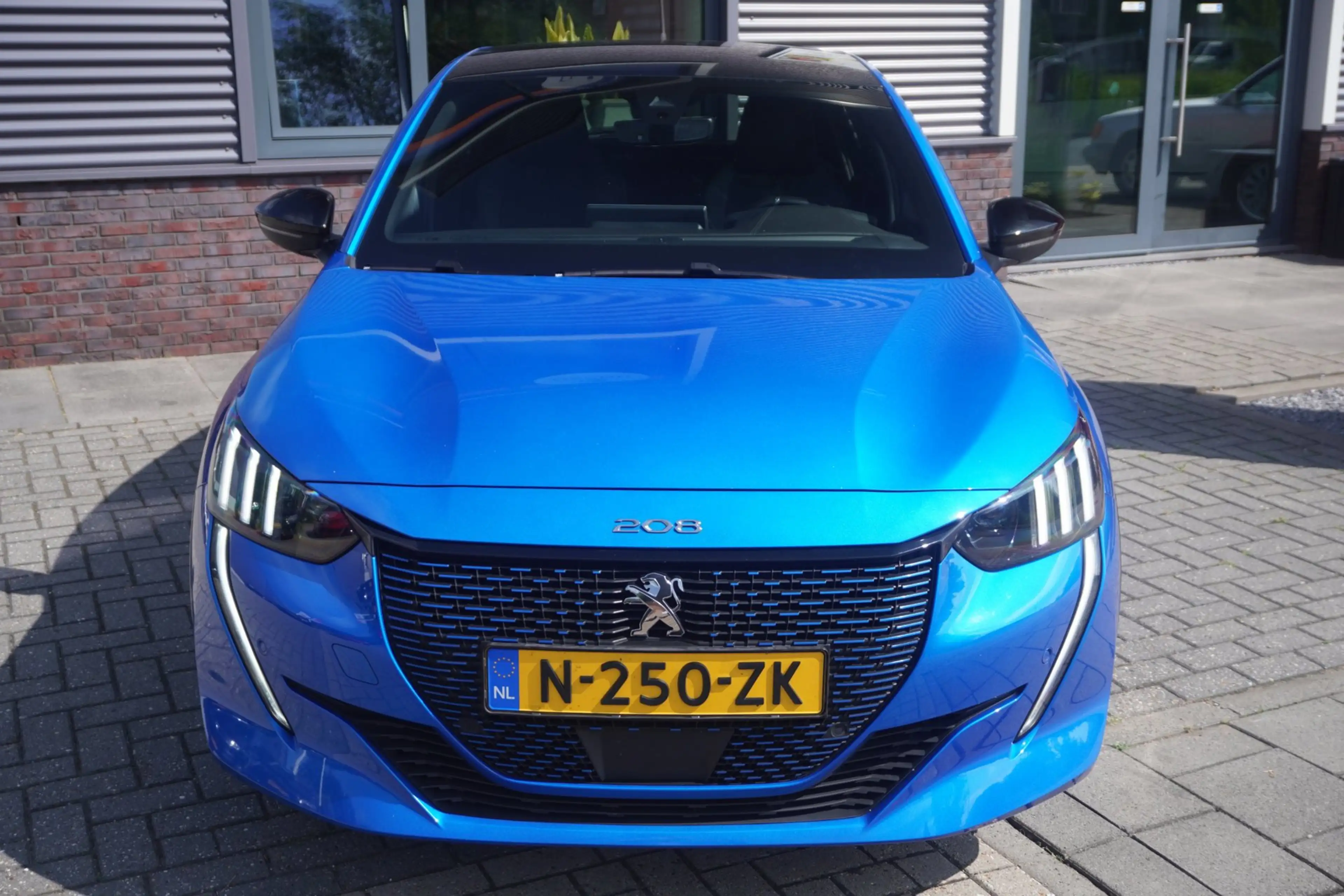 Peugeot e-208 EV GT 350 50 kWh SOH 87,8 / Carplay / 360 Camera / — photo 11