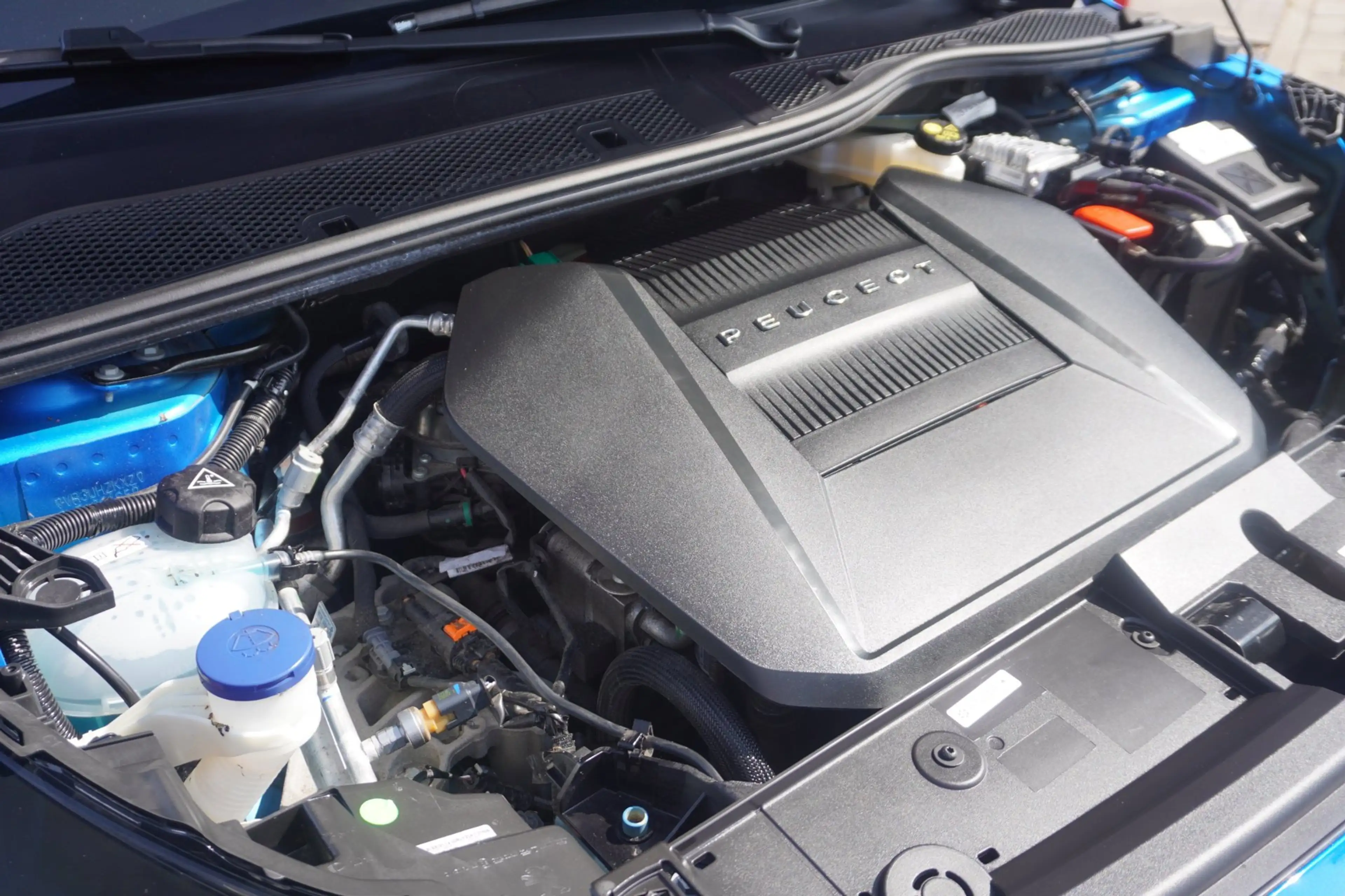 Peugeot e-208 EV GT 350 50 kWh SOH 87,8 / Carplay / 360 Camera / — photo 9