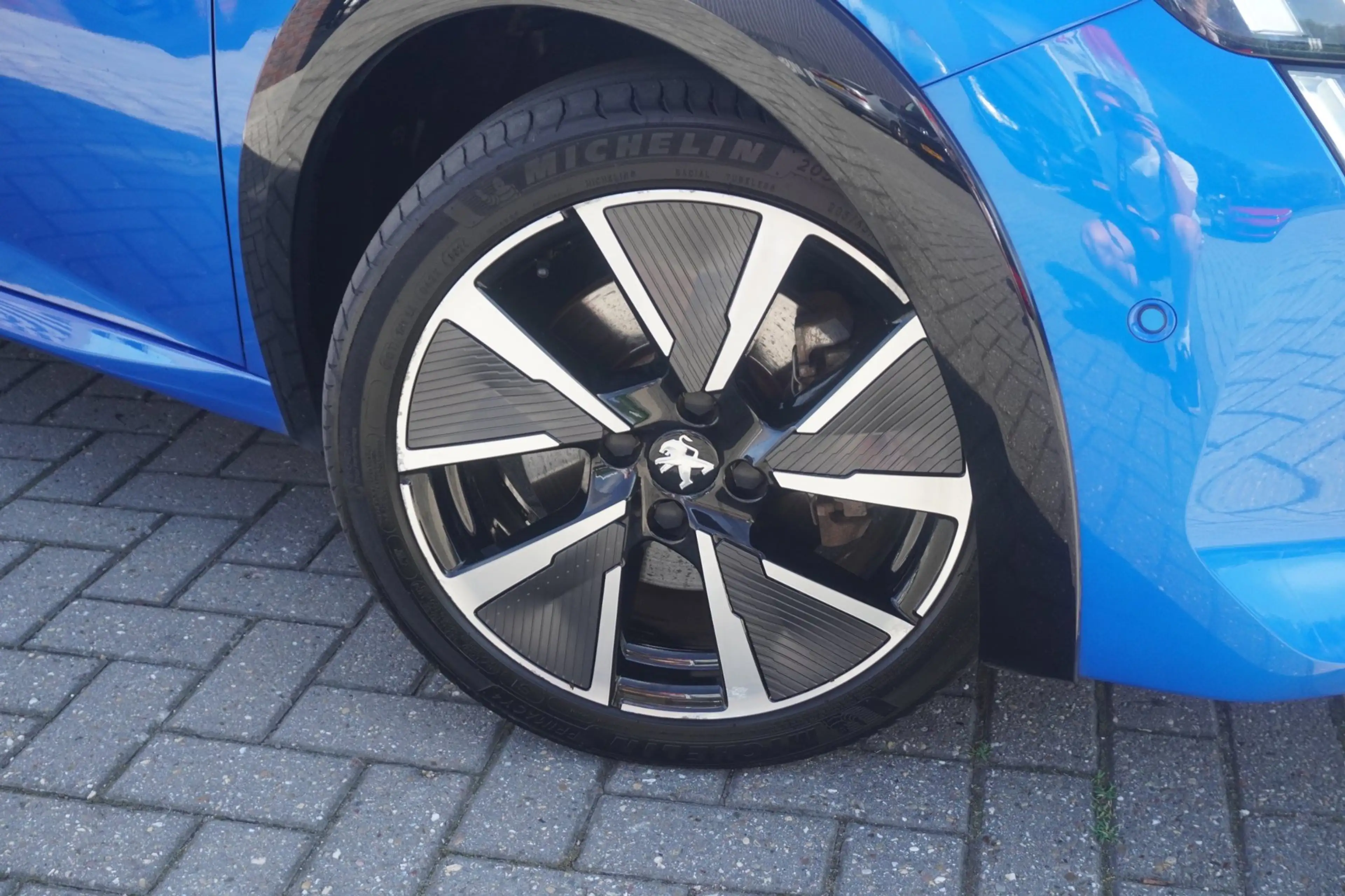 Peugeot e-208 EV GT 350 50 kWh SOH 87,8 / Carplay / 360 Camera / — photo 2