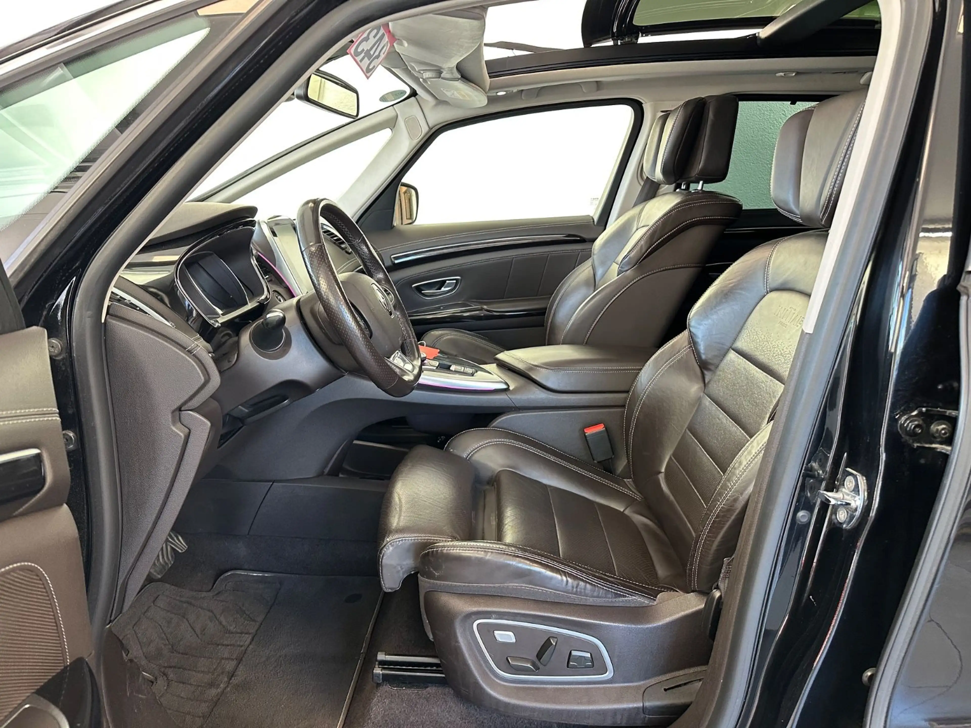 Renault Espace V Initiale Paris *7-Sitzer*Bose*Pano*LED* — photo 9