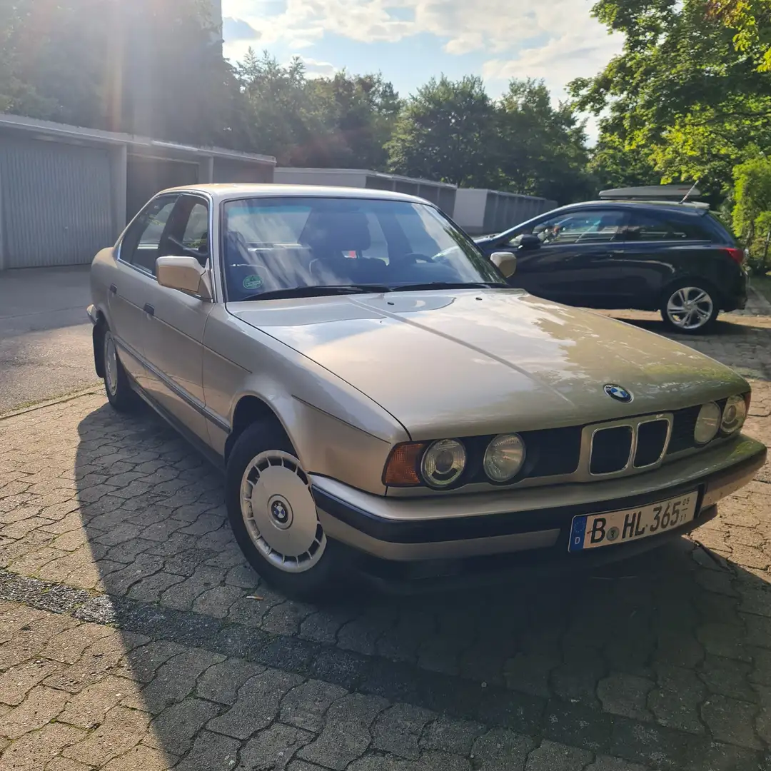BMW 525 I 24V.  E34.    1 Besitz Beige - 1