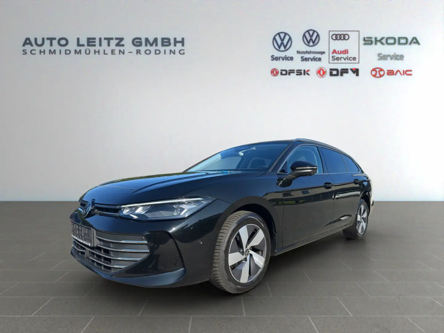 Volkswagen Passat Variant 1.5 eTSI DSG Business AHK IQ.Drive Nero - 1