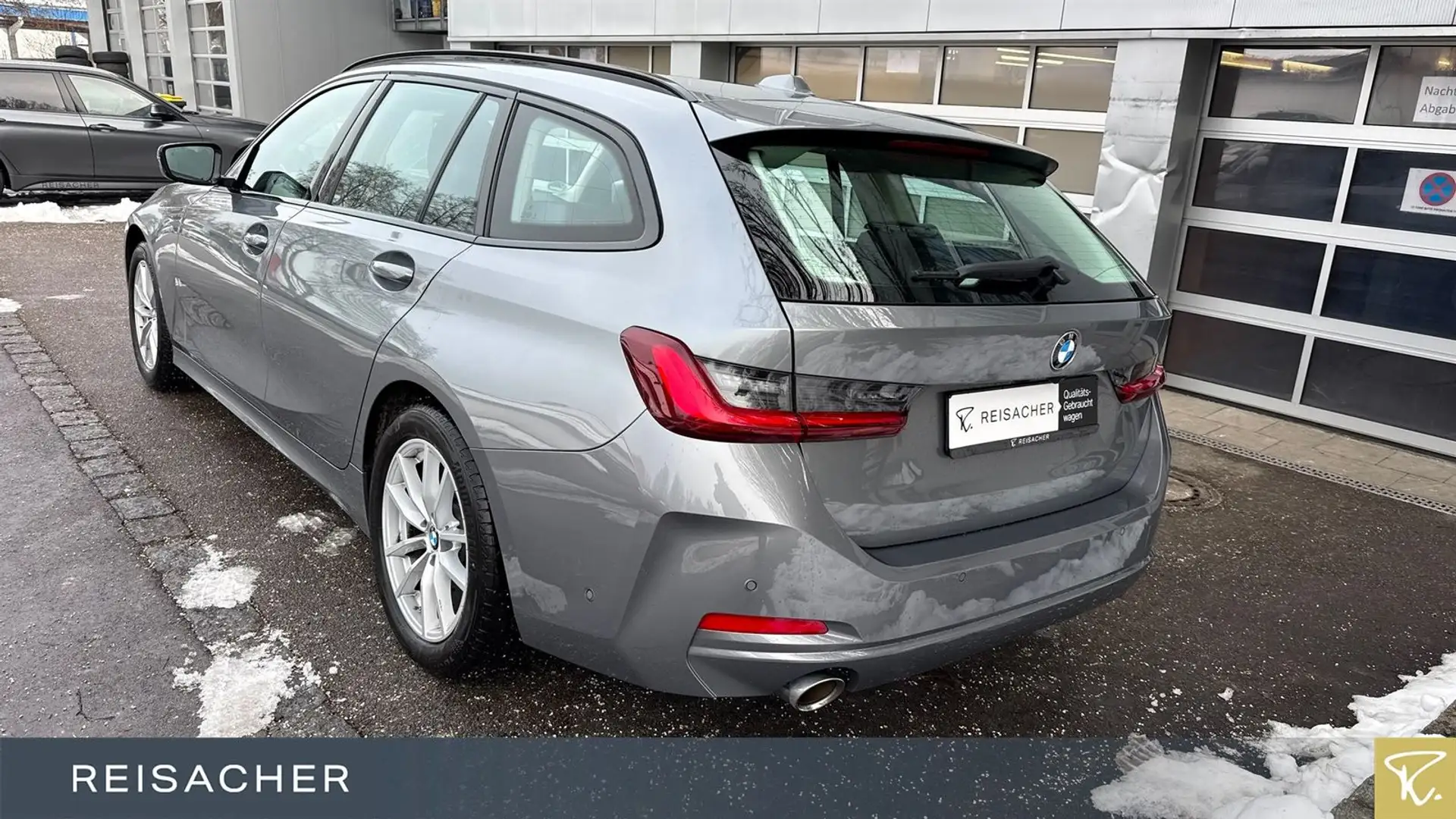 BMW 318 i A Tou AHK,LCProf,HUD,ACC,adLED,Sportsitze Grau - 2