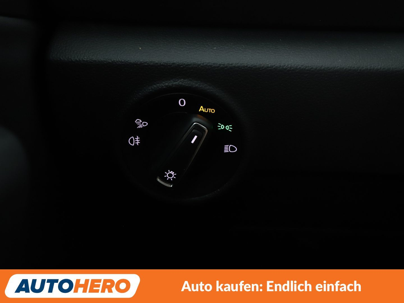 Volkswagen T-Roc 1.5 TSI ACT Style Aut.*NAVI*ACC*SPUR*STANDHZG* — photo 27