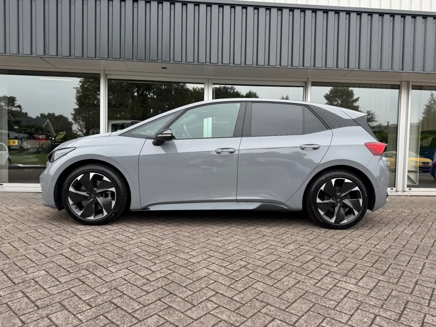 CUPRA Born Adrenaline 62 kWh Gris - 2
