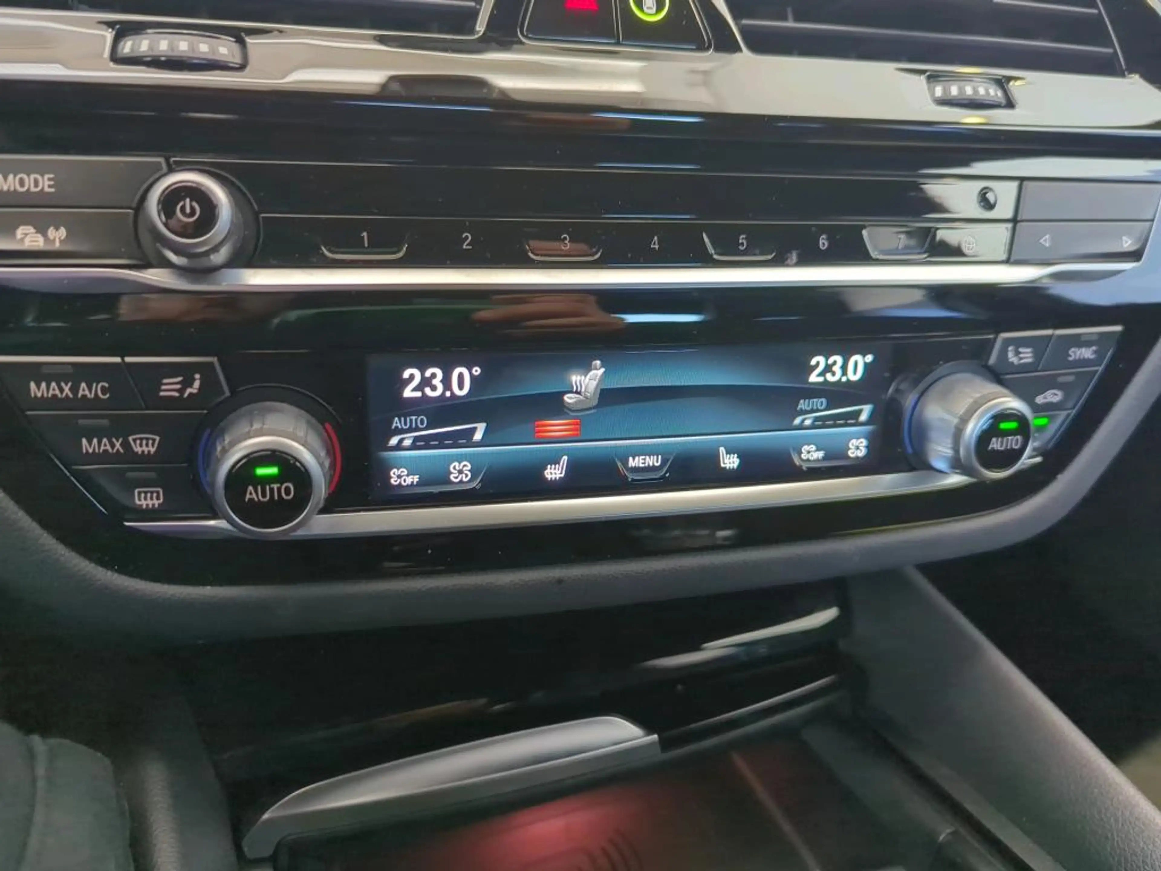 BMW 520 520 d xDrive * Facelift, Virtual, Kamera, Leder, usw...* — photo 10
