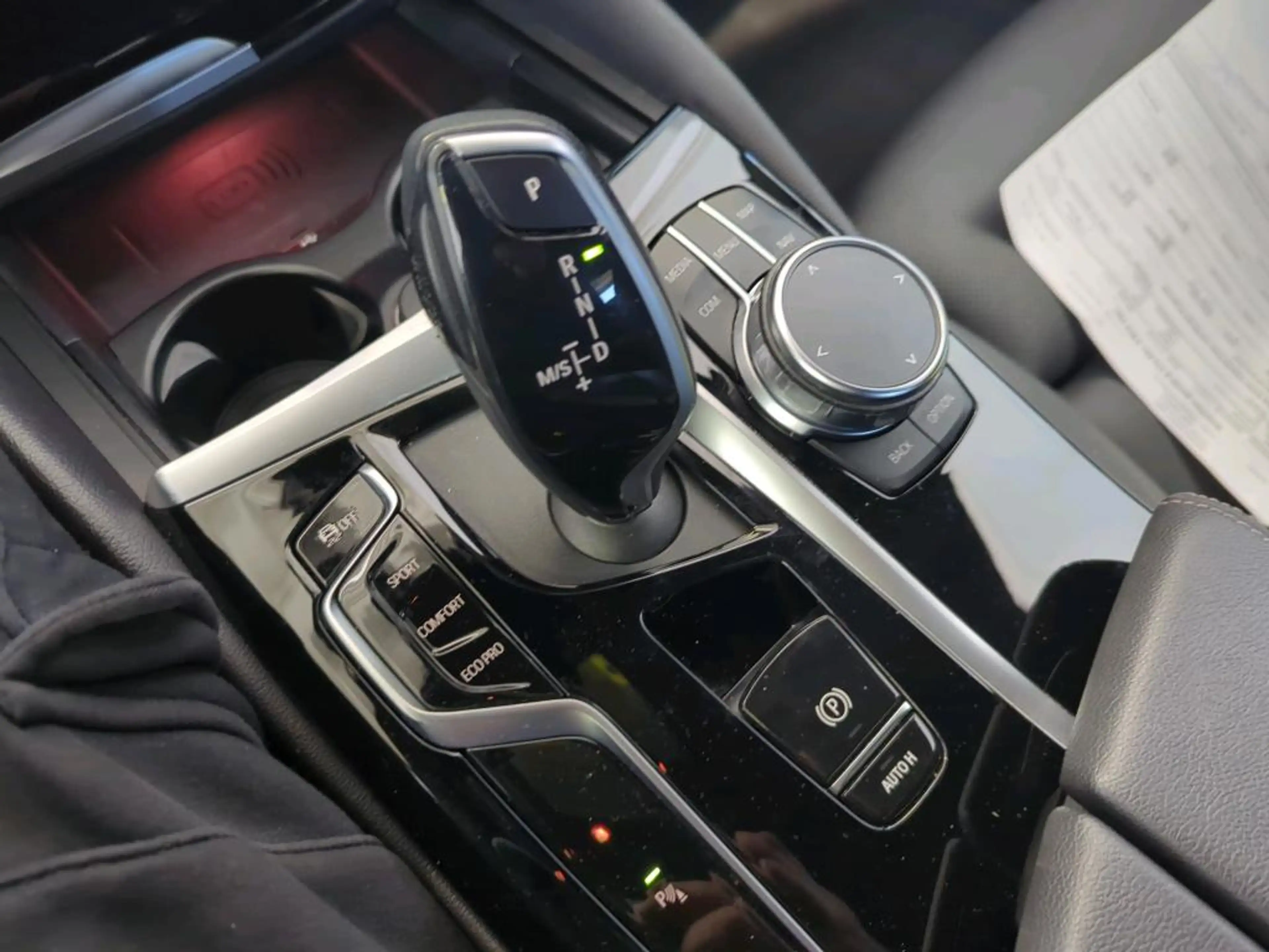 BMW 520 520 d xDrive * Facelift, Virtual, Kamera, Leder, usw...* — photo 7