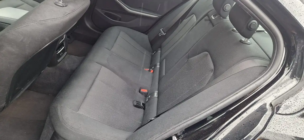 BMW 318 BMW 318i Limousine SHZ, PDC 5